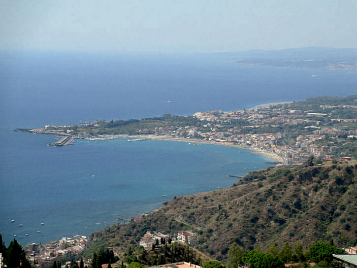 giardini-naxos veduta da taormina foto taobook