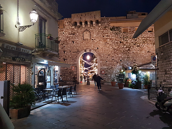 taormina porta catania foto taobook