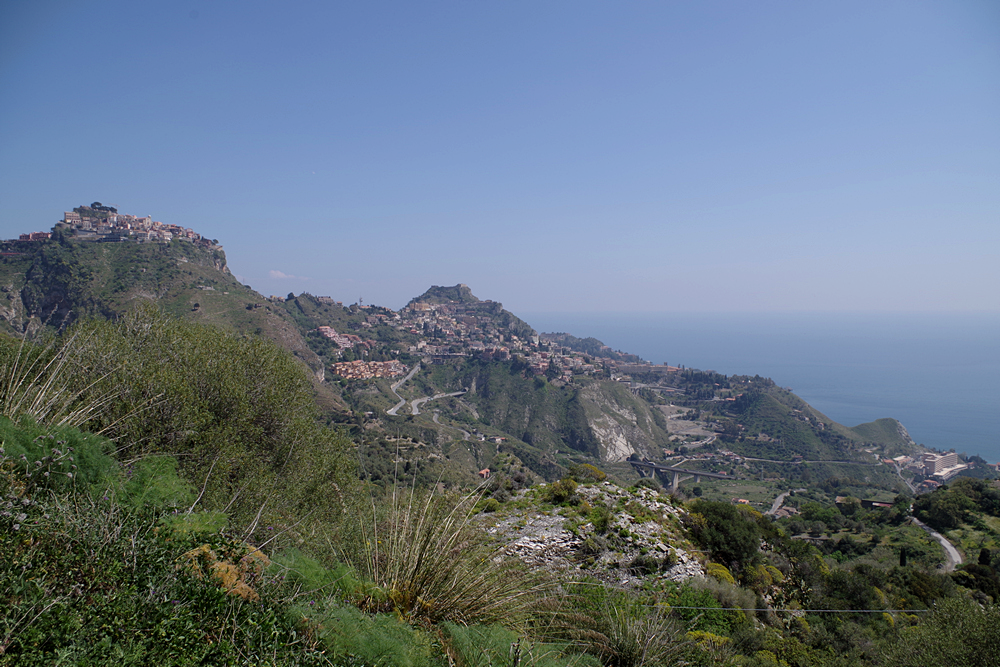 taormina vista dalle montagne