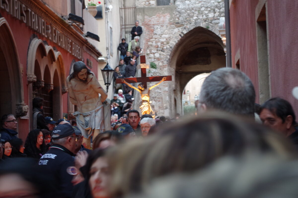 taormina pasqua via crucis