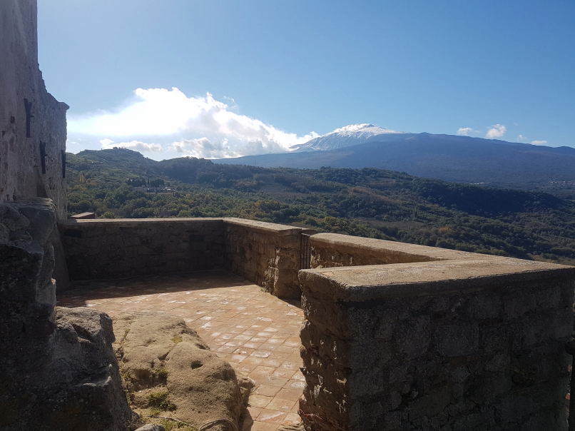 castiglione di sicilia veduta sull'etna