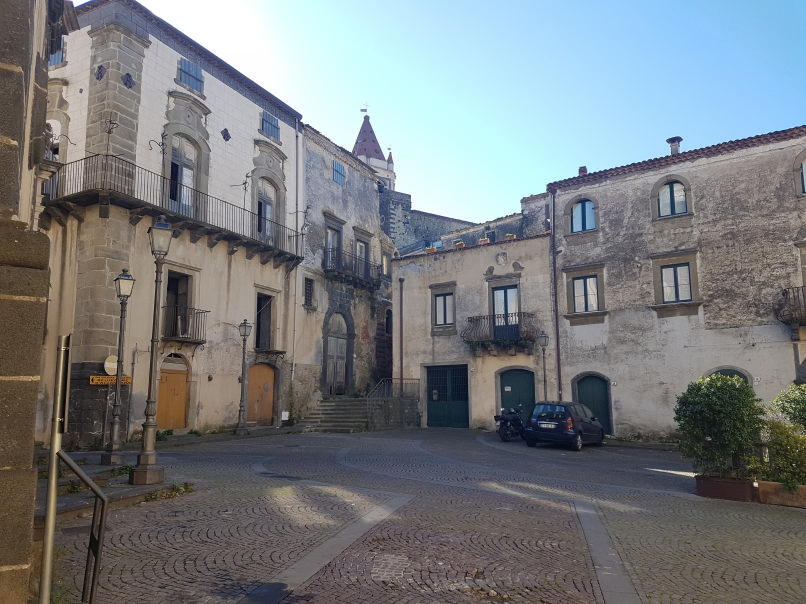 castiglione di sicilia piazza s. antonio abbate