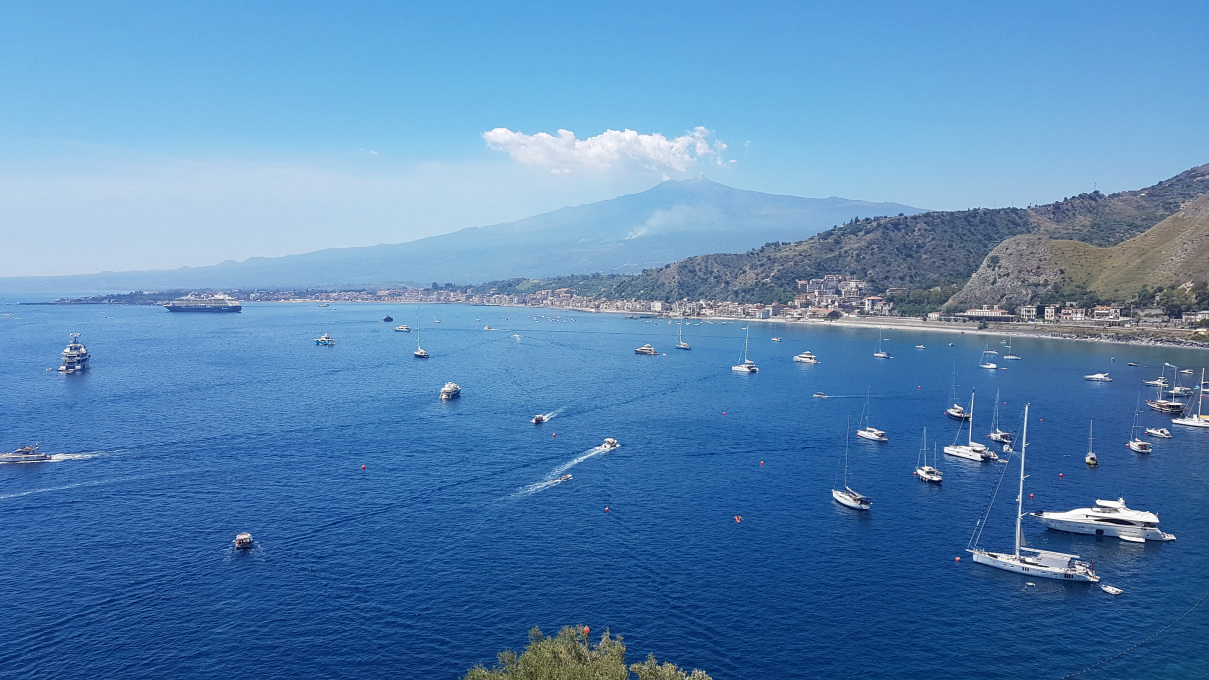 baia di Giardini-naxos aprile pre covid19