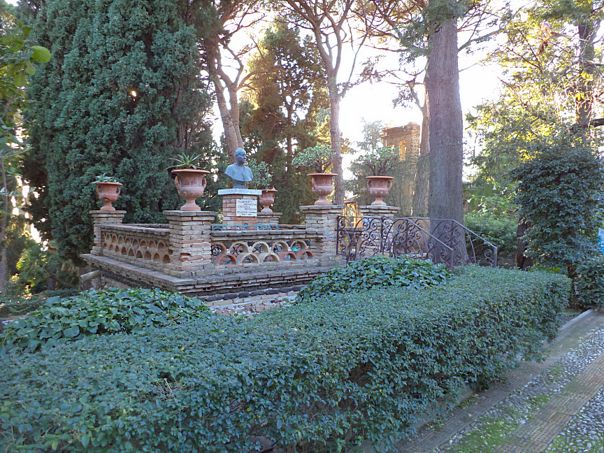 taormina villa comunale busto di Florence Trevelyan 