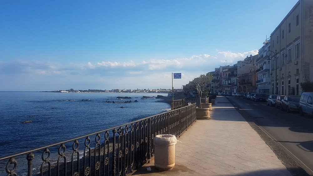 taormina lungo mare per walking