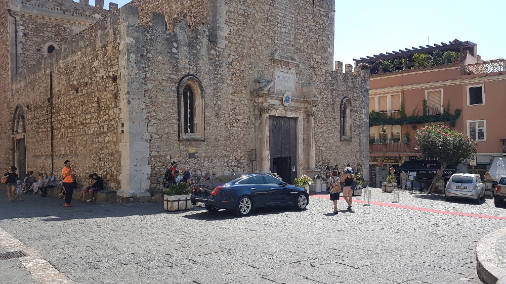 taormina piazza duomo