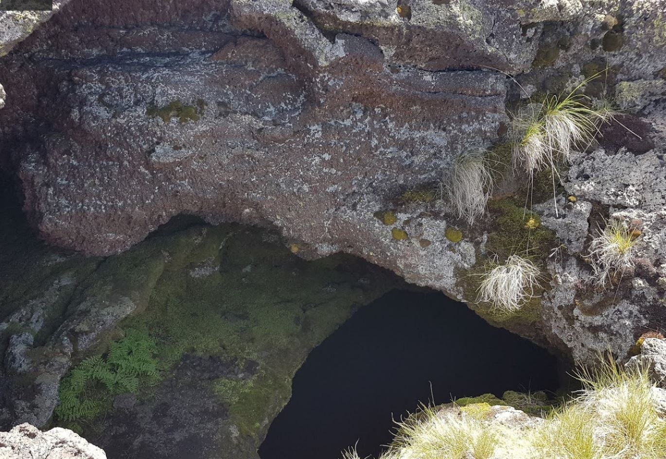 grotta aci etna