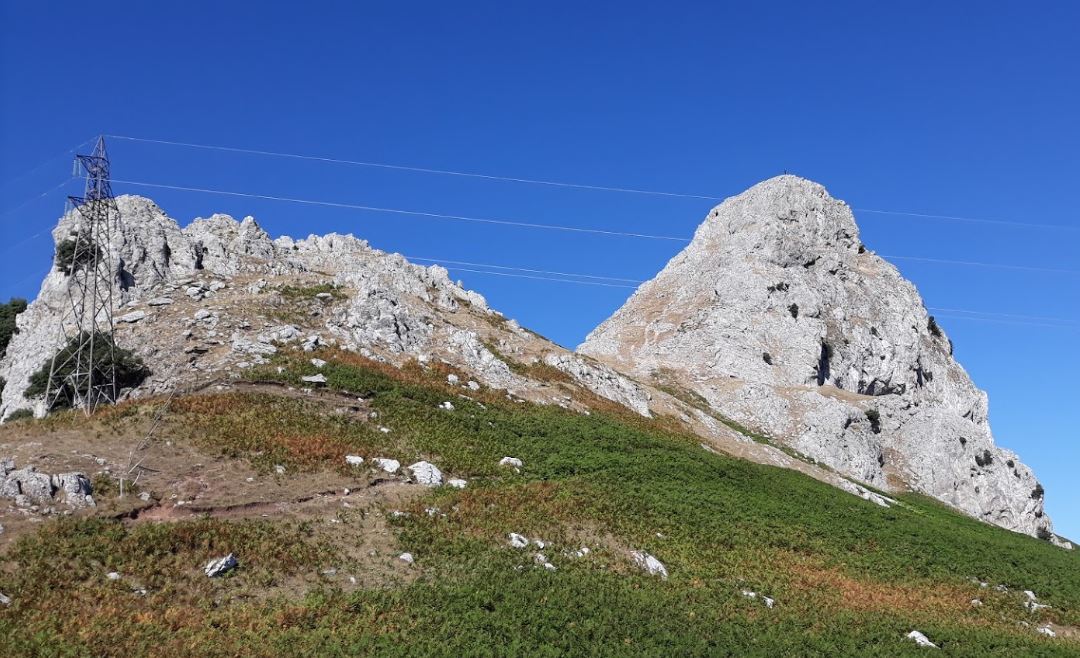 rocca leone e rocca salvatesta novara di sicilia