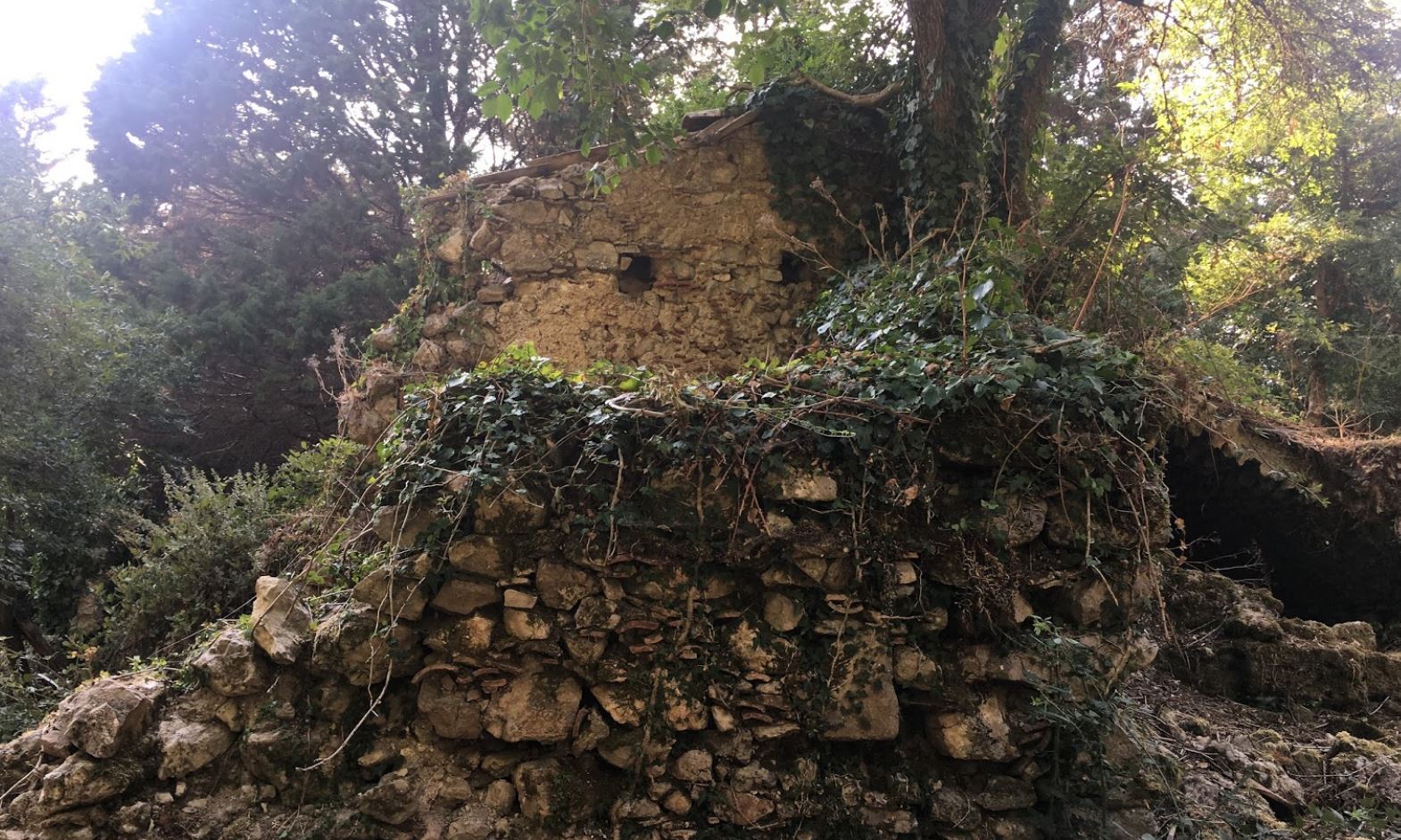ruderi convento san giacomo a santa domenica vittoria