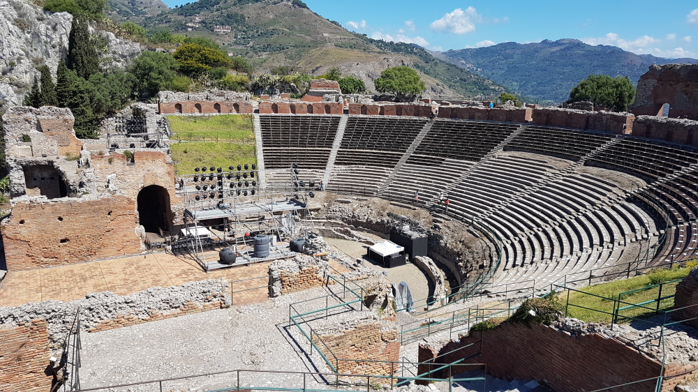 panorama dal teatro antico di taormina