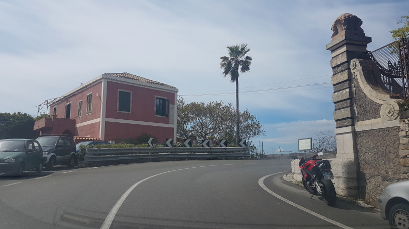 andare a piedi taormina-giardini naxos a taormina villa comunale foto 1
