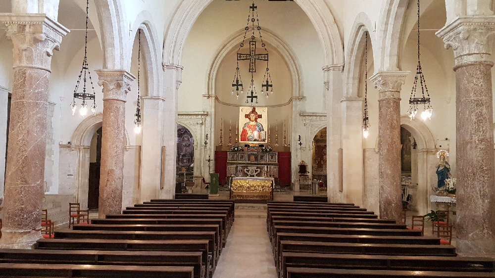 San Nicola di Bari interno chiesa