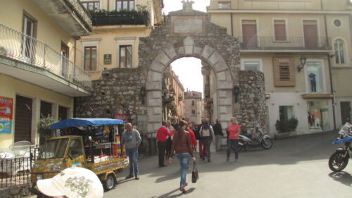 sicilia taormina vestiti primavera