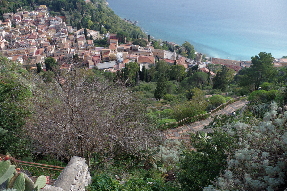 scalinata via crucis