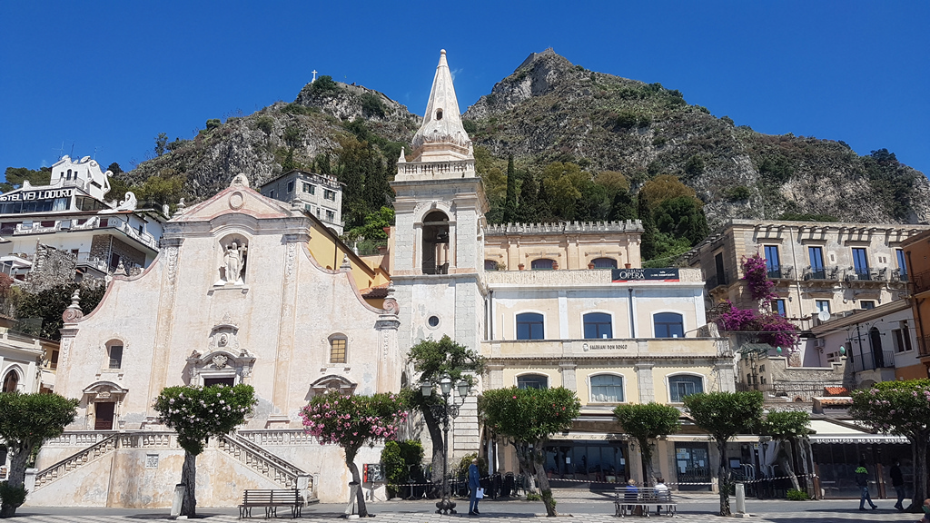 madonna rocca da piazza IX aprile Taormina