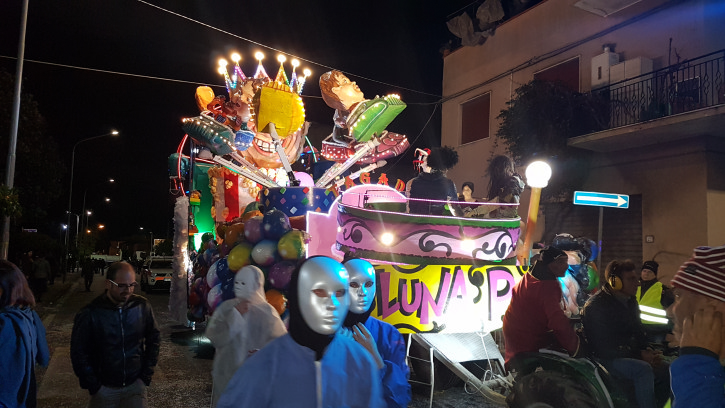 https://www.taobook.it/wp-content/uploads/images/trappitello-taormina-carnevale-2019/trappitello-taormina-carnevale-2019_16.jpg